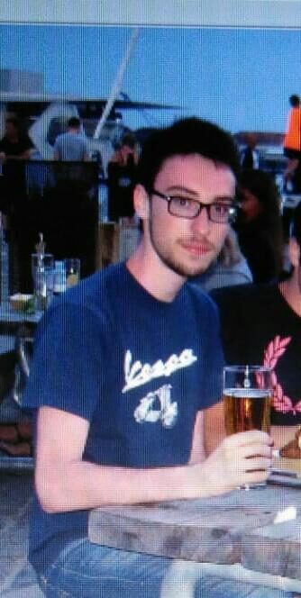 Ernesto før sin forvandling, som 22-årig og 50 kg